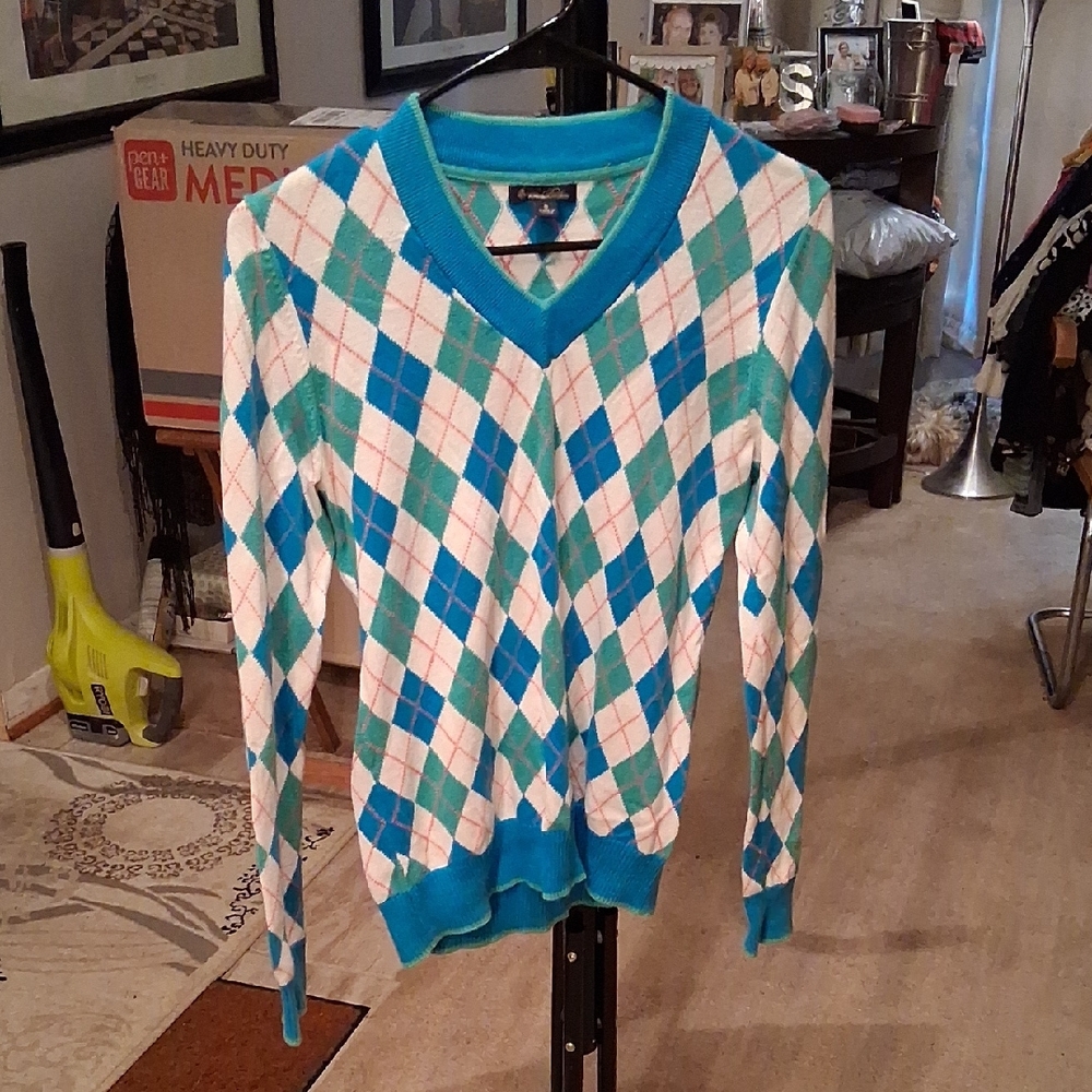 Stylish V-Neck Argyle Sweater in Blue and Green